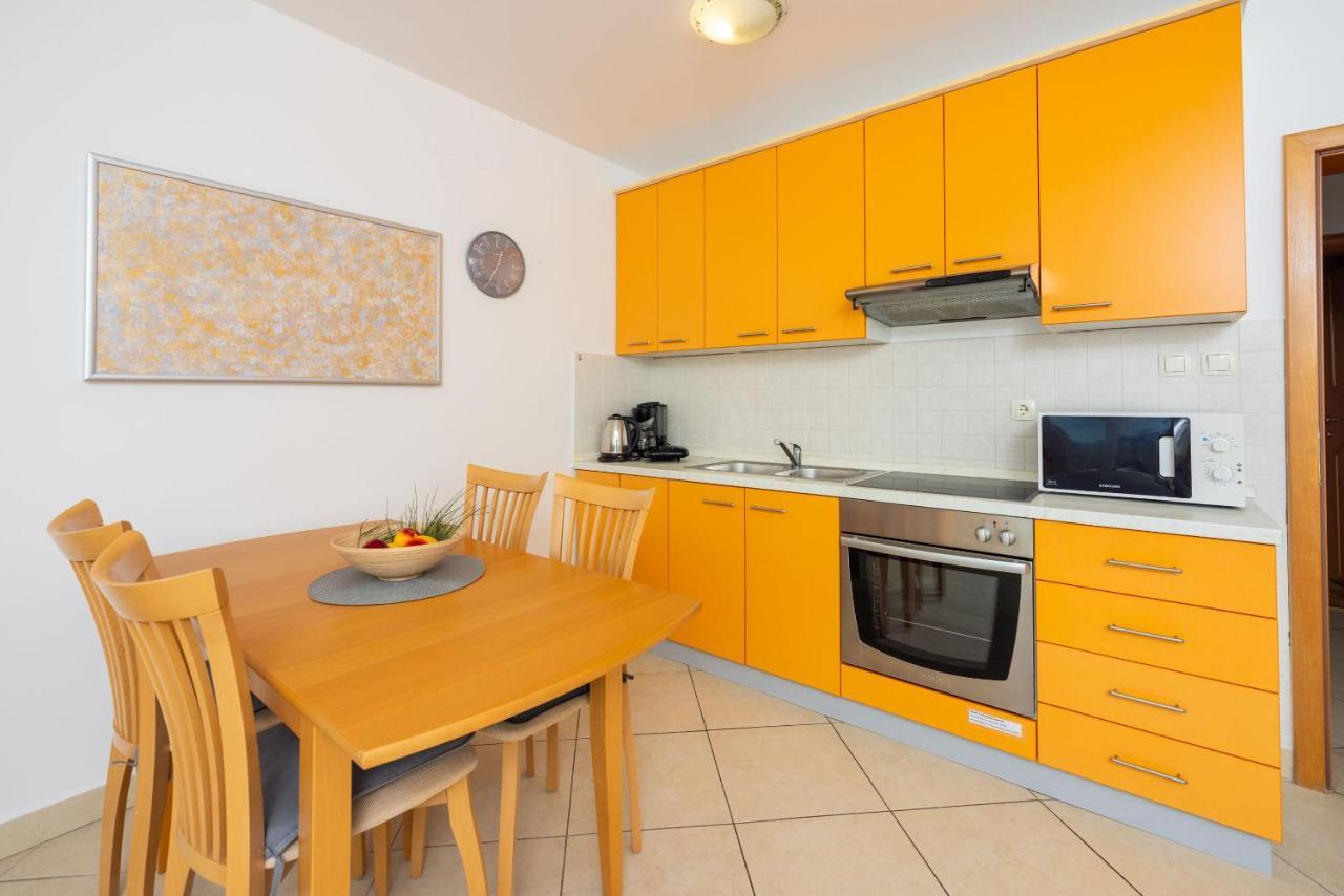Apartments Petak Dramalj Extérieur photo
