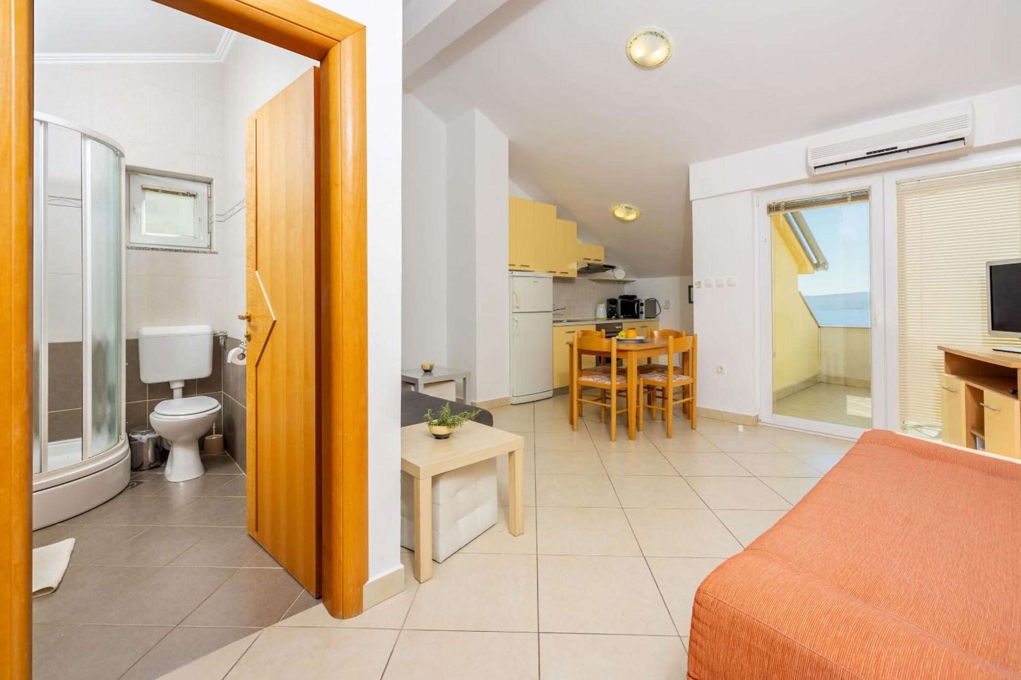 Apartments Petak Dramalj Extérieur photo